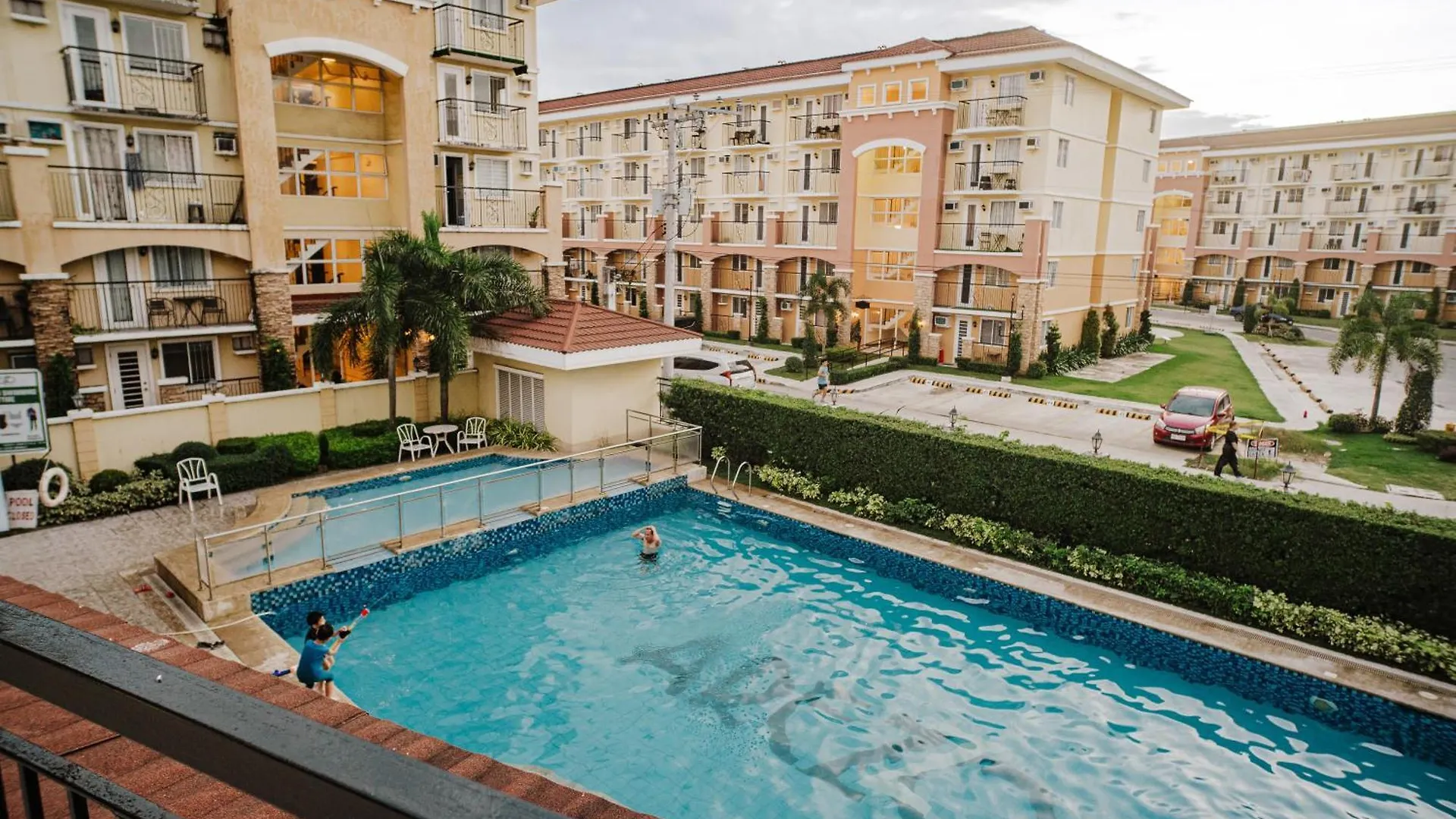 Paid-Airport Pickup - Modern Minimalist - Netflix & Disneyplus Davao City 0*,  Φιλιππίνες
