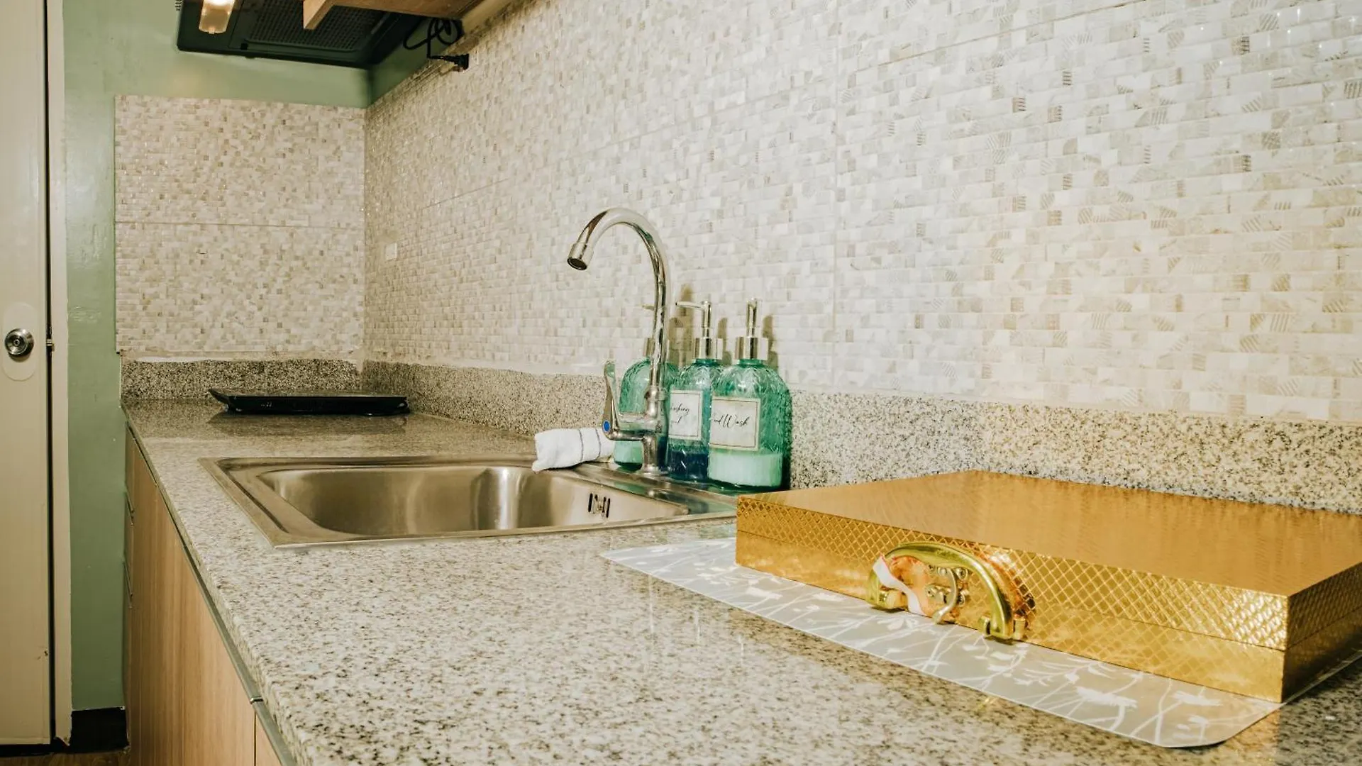 Paid-Airport Pickup - Modern Minimalist - Netflix & Disneyplus Davao City Διαμέρισμα